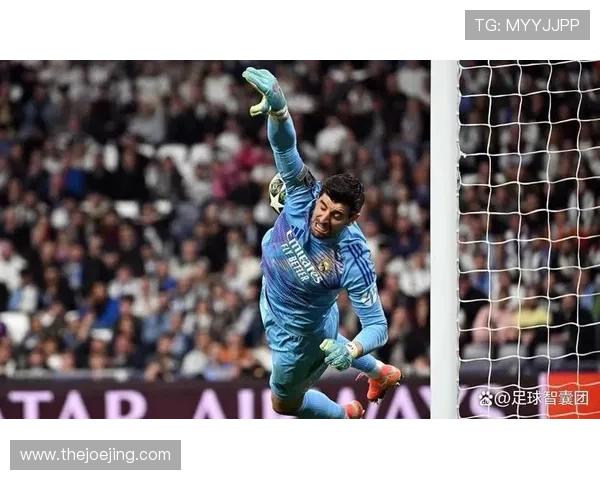 库尔图瓦成为历史上最年轻门将，达成重要职业里程碑引发广泛关注